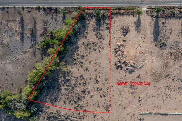 655 S Dustin Rd, Farmington, NM 87401